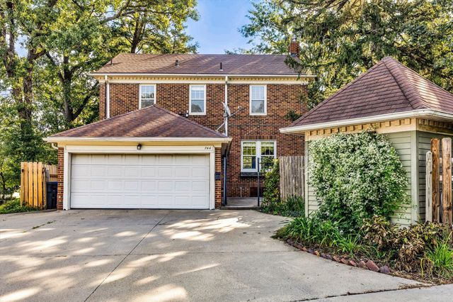 744 52nd Street, Des Moines, IA 50312