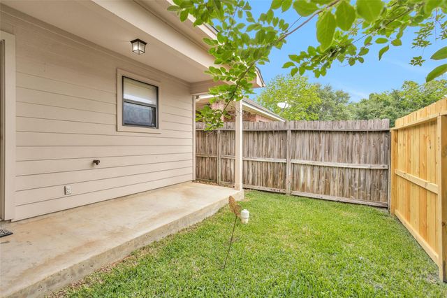119 Golfview Drive, Conroe, TX 77356