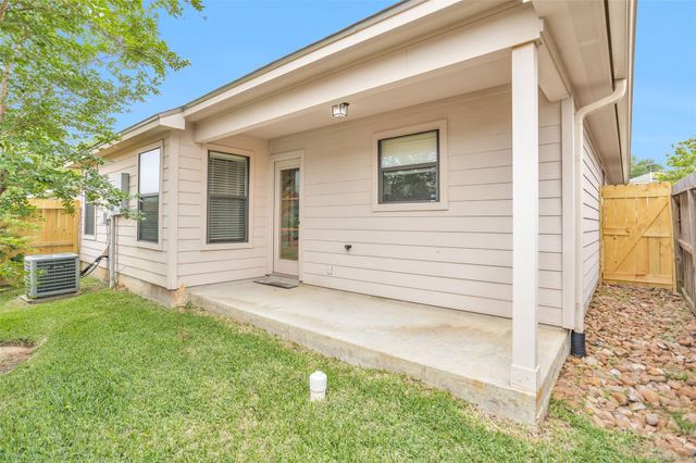 119 Golfview Drive, Conroe, TX 77356