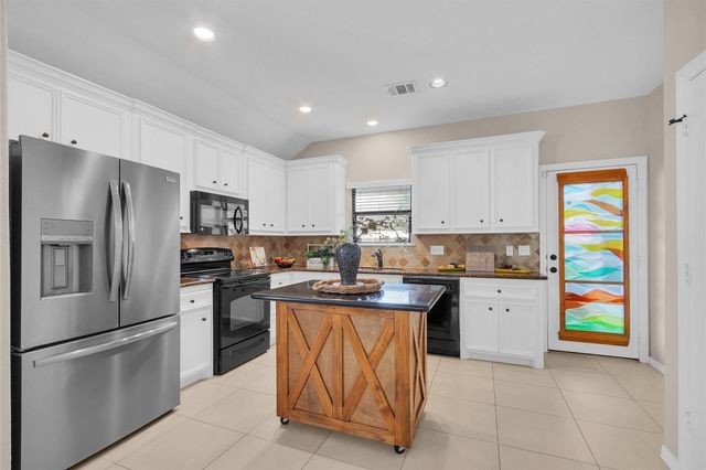 119 Golfview Drive, Conroe, TX 77356