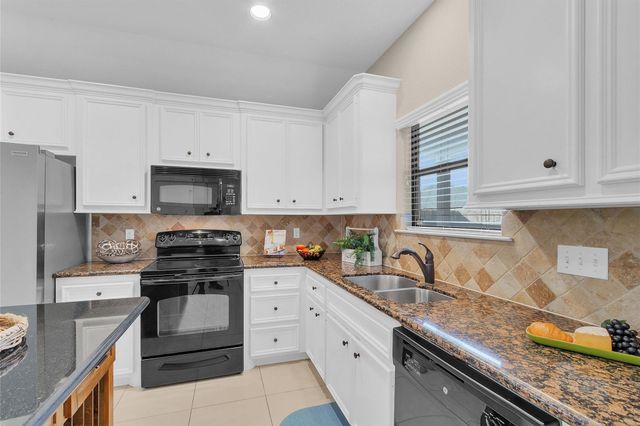 119 Golfview Drive, Conroe, TX 77356