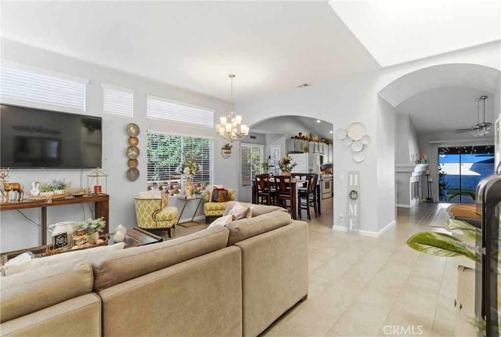 Image 10 of property listing at 12064 Flintlock trail, Moreno Valley, CA 92557