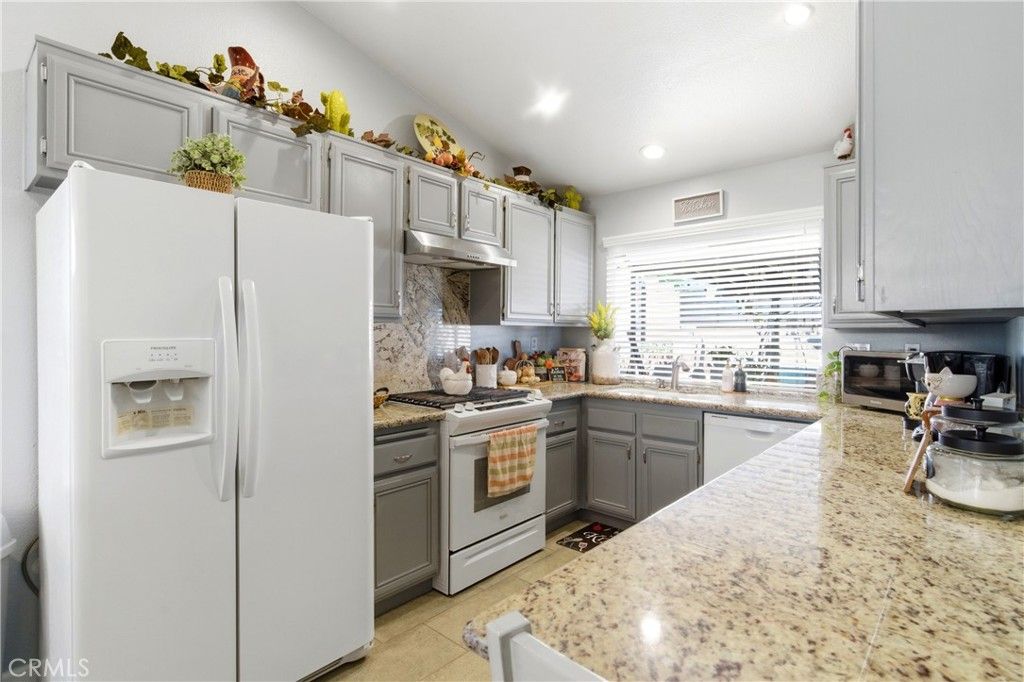 Image 12 of property listing at 12064 Flintlock trail, Moreno Valley, CA 92557