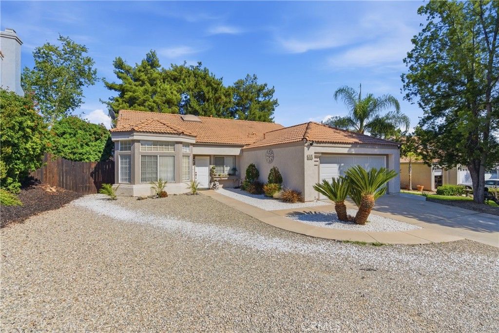 Image 4 of property listing at 12064 Flintlock trail, Moreno Valley, CA 92557