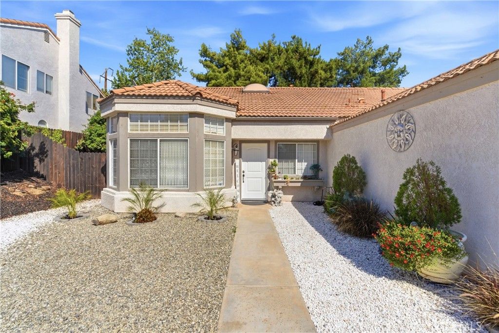 Image 5 of property listing at 12064 Flintlock trail, Moreno Valley, CA 92557
