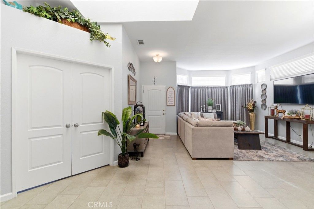 Image 6 of property listing at 12064 Flintlock trail, Moreno Valley, CA 92557