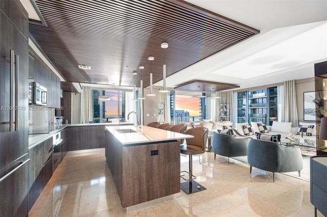 88 SW 7th Street 3801, Miami, FL 33130