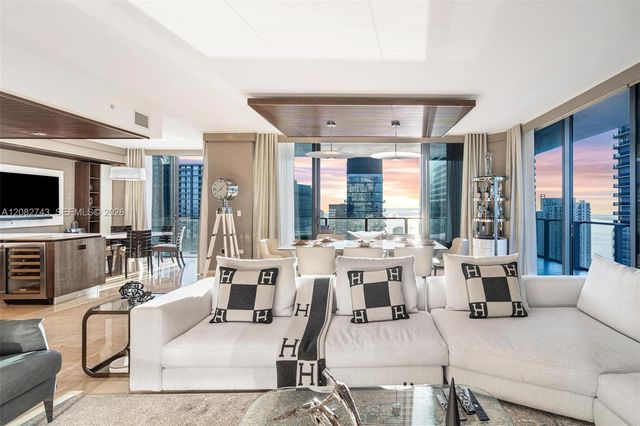 88 SW 7th Street 3801, Miami, FL 33130
