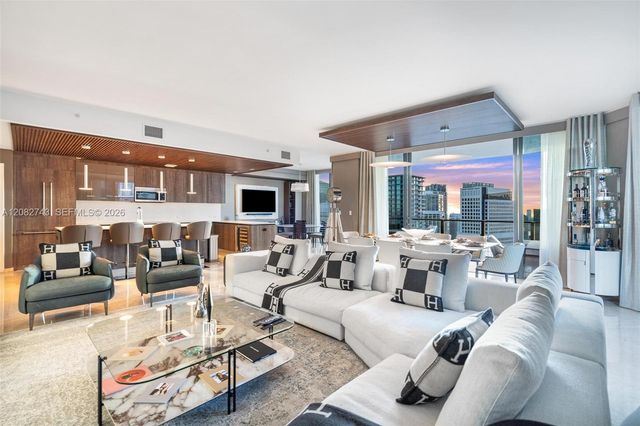 88 SW 7th Street 3801, Miami, FL 33130