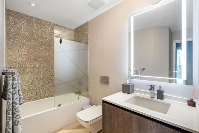 88 SW 7th Street 3801, Miami, FL 33130