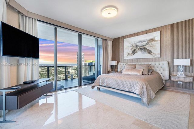 88 SW 7th Street 3801, Miami, FL 33130