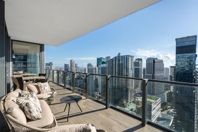 88 SW 7th Street 3801, Miami, FL 33130