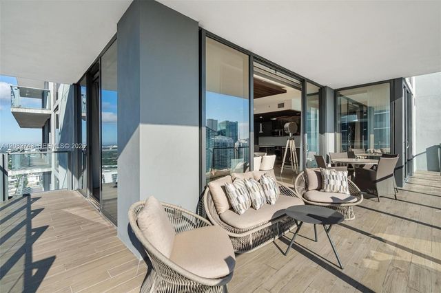 88 SW 7th Street 3801, Miami, FL 33130
