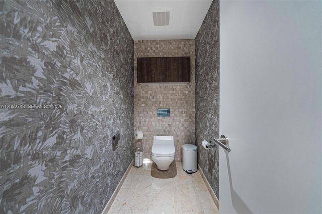 88 SW 7th Street 3801, Miami, FL 33130