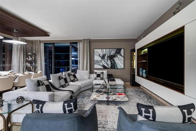 88 SW 7th Street 3801, Miami, FL 33130