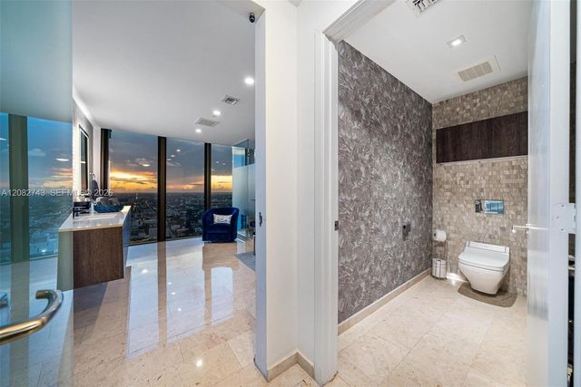 88 SW 7th Street 3801, Miami, FL 33130