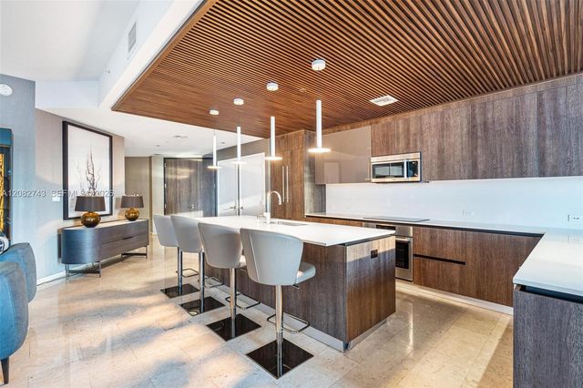 88 SW 7th Street 3801, Miami, FL 33130