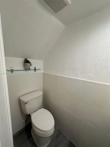 5261 W 25th Ct 904, Hialeah, FL 33016