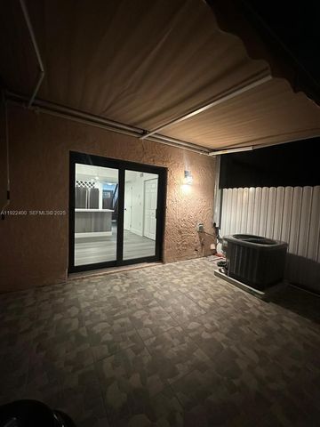 5261 W 25th Ct 904, Hialeah, FL 33016