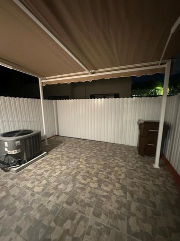 5261 W 25th Ct 904, Hialeah, FL 33016