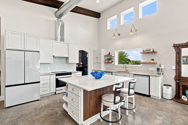 2430 N Cardinal Road, Reno, TX 76020