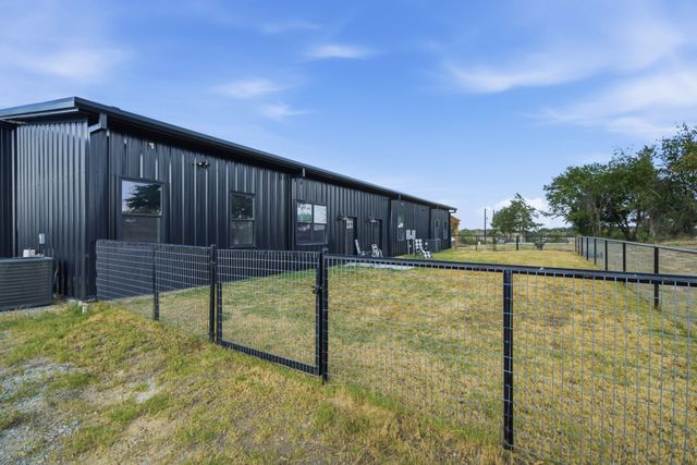 2430 N Cardinal Road, Reno, TX 76020