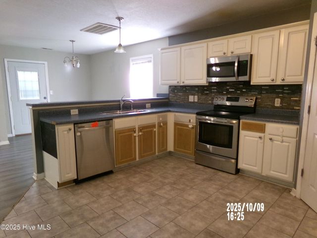 624 Walnut Drive, Jacksonville, NC 28540