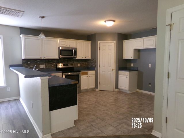 624 Walnut Drive, Jacksonville, NC 28540