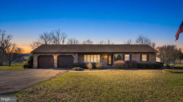 649 STONE HILL RD, Shoemakersville, PA 19555