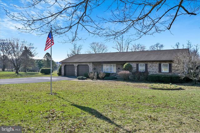 649 STONE HILL RD, Shoemakersville, PA 19555