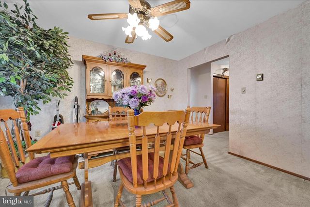 649 STONE HILL RD, Shoemakersville, PA 19555