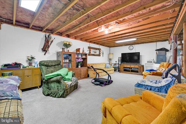 649 STONE HILL RD, Shoemakersville, PA 19555