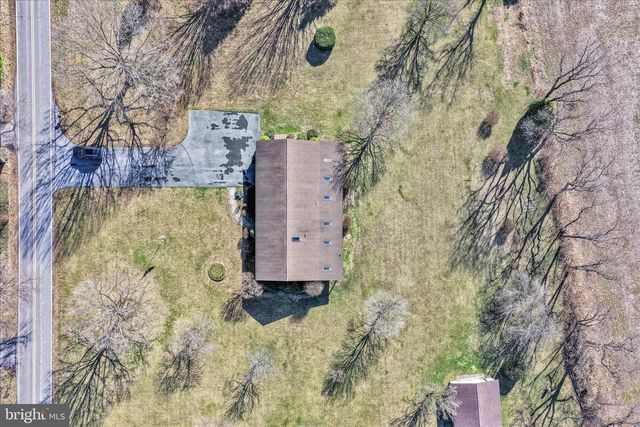 649 STONE HILL RD, Shoemakersville, PA 19555