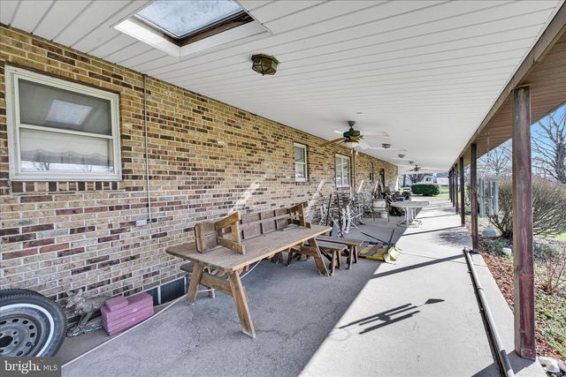 649 STONE HILL RD, Shoemakersville, PA 19555