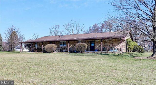 649 STONE HILL RD, Shoemakersville, PA 19555