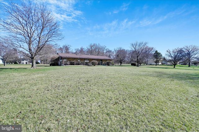 649 STONE HILL RD, Shoemakersville, PA 19555