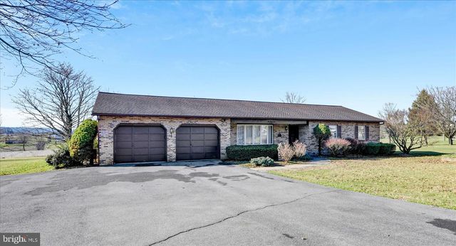 649 STONE HILL RD, Shoemakersville, PA 19555
