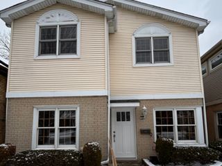 5635 N Kostner Avenue, Chicago, IL 60646
