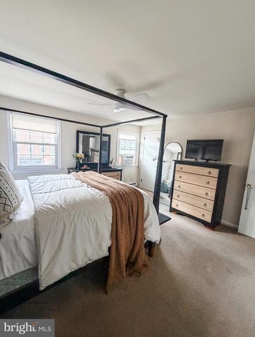4 S 9TH ST, Perkasie, PA 18944