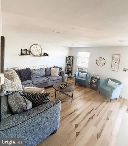 4 S 9TH ST, Perkasie, PA 18944