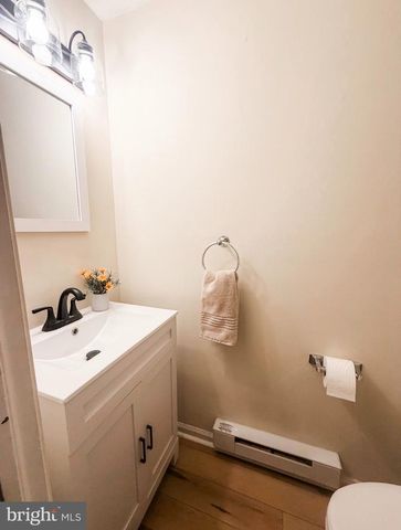 4 S 9TH ST, Perkasie, PA 18944