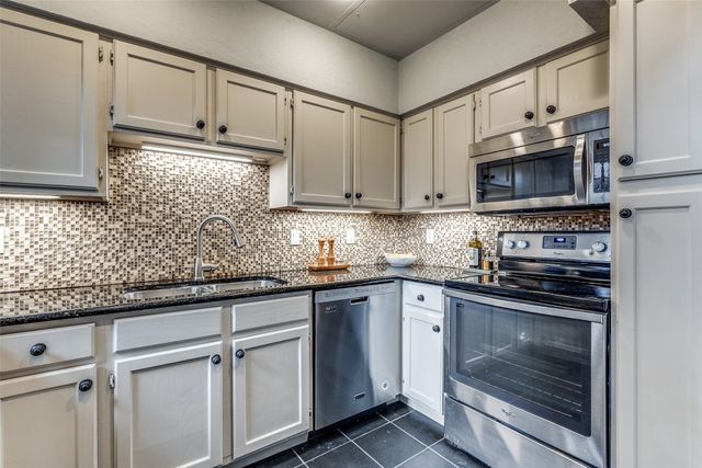 4424 Holland Avenue 103, Dallas, TX 75219