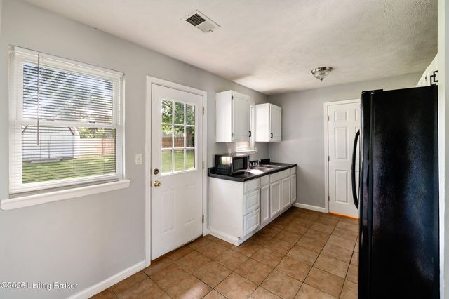 146 Red Bird Rd, Louisville, KY 40229
