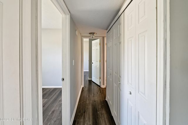 146 Red Bird Rd, Louisville, KY 40229