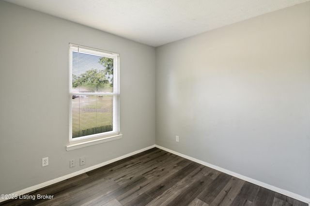 146 Red Bird Rd, Louisville, KY 40229