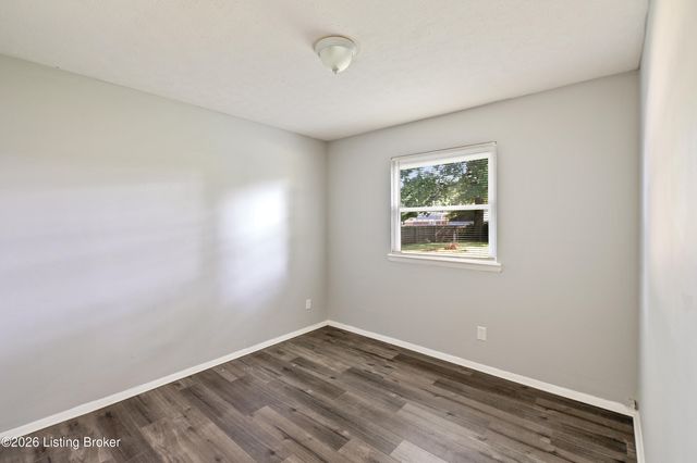146 Red Bird Rd, Louisville, KY 40229