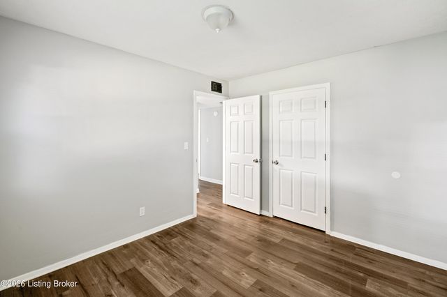 146 Red Bird Rd, Louisville, KY 40229