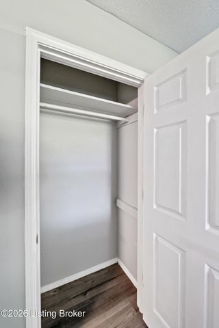 146 Red Bird Rd, Louisville, KY 40229