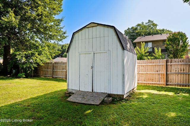 146 Red Bird Rd, Louisville, KY 40229