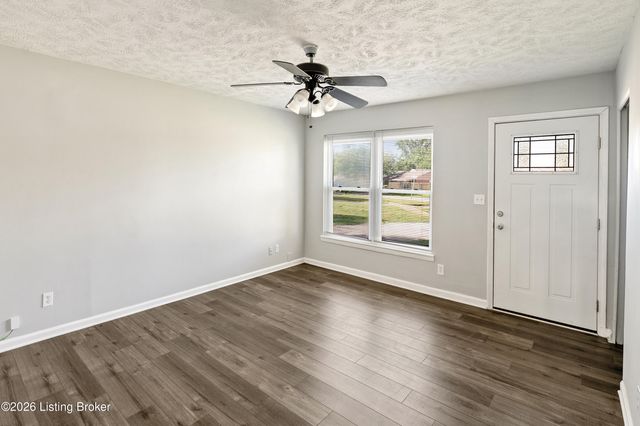 146 Red Bird Rd, Louisville, KY 40229